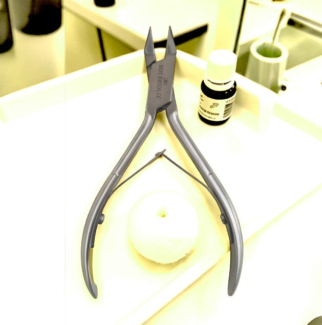 Professionele nagelknipper met dubbel scharnier – gebogen bek – 12,5 cm